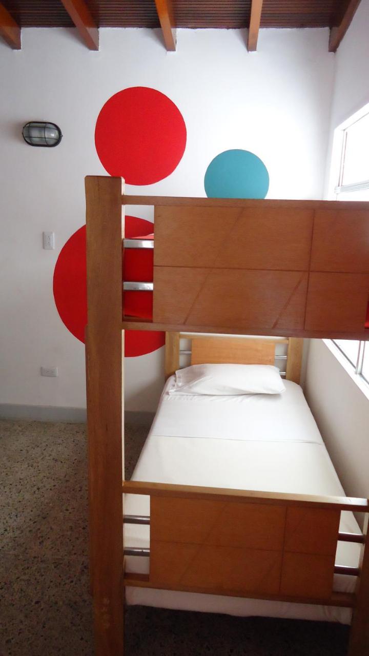 Iris Hostel מדיין מראה חיצוני תמונה