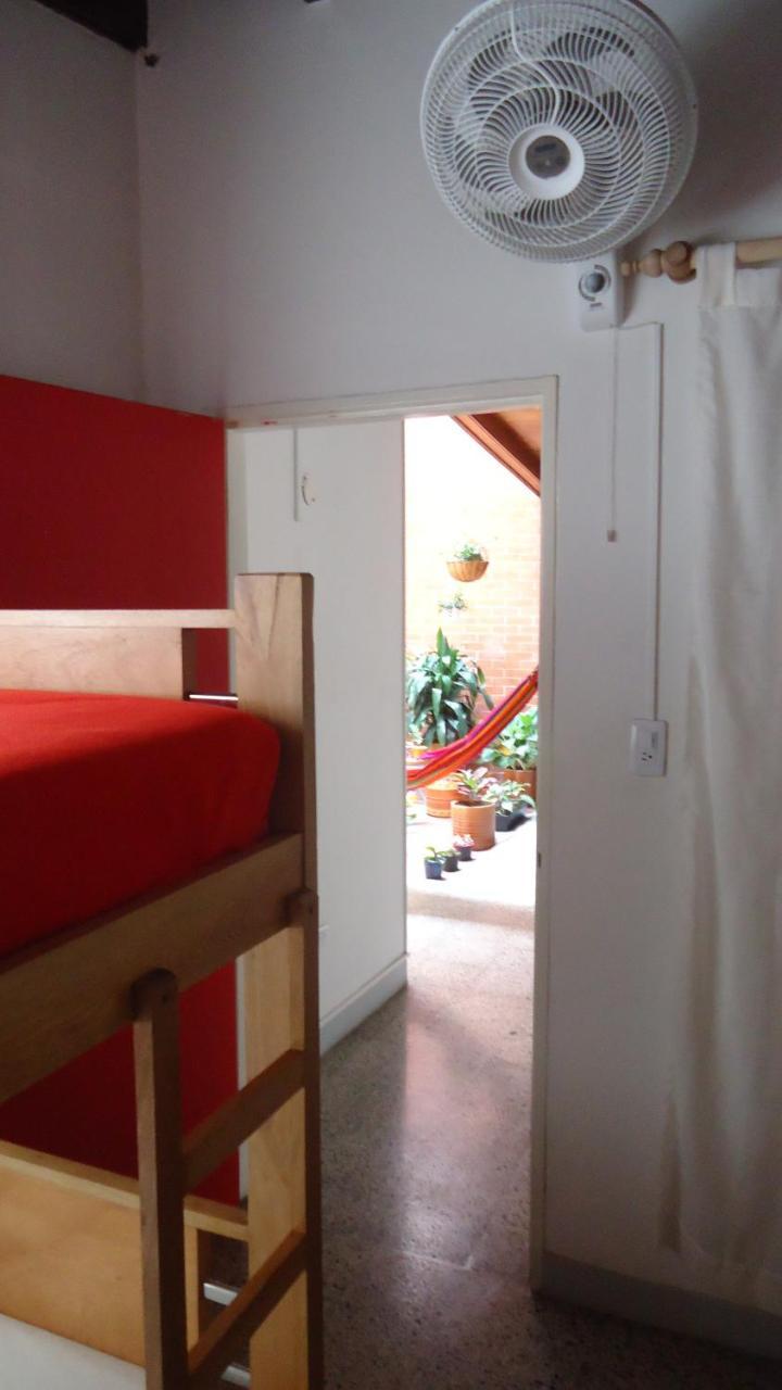 Iris Hostel מדיין מראה חיצוני תמונה