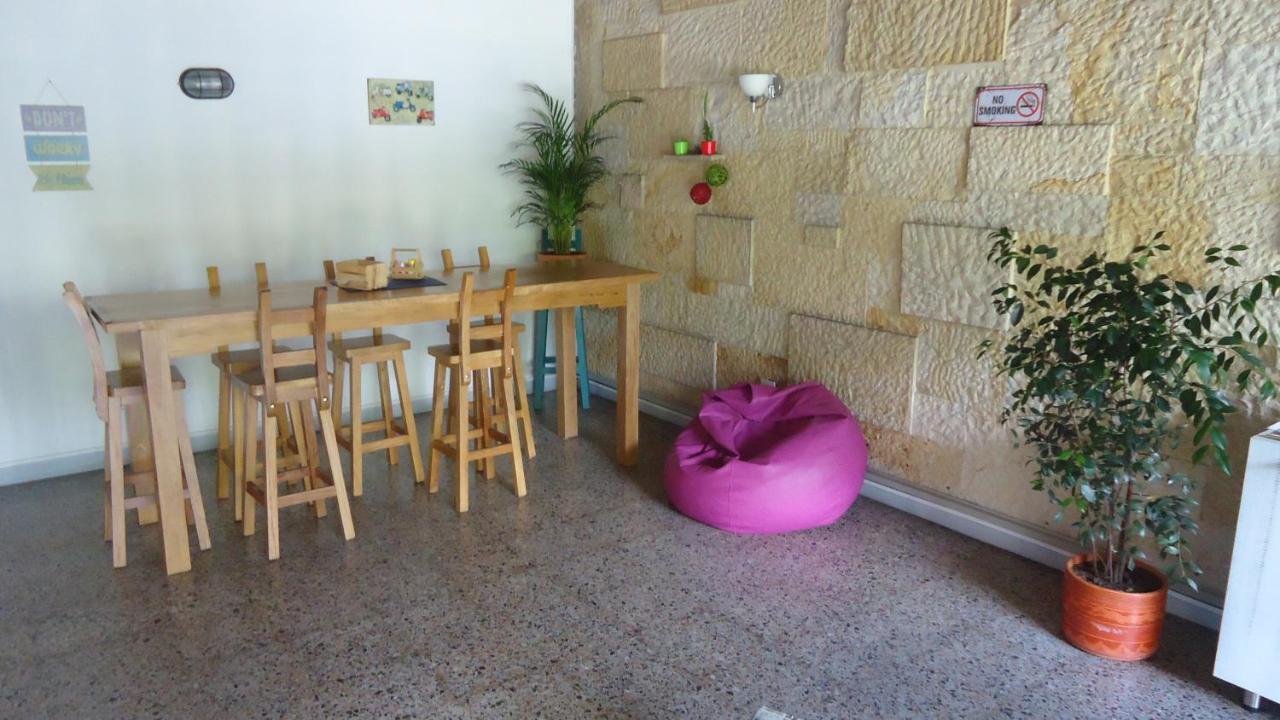 Iris Hostel מדיין מראה חיצוני תמונה